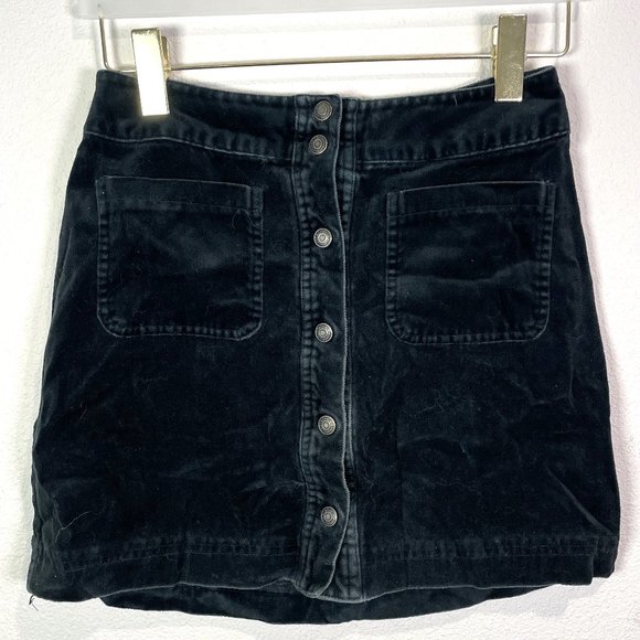 GAP Dresses & Skirts - Vintage GAP Black Velvet Button-Front Mini Skirt - Women's 6 - Chic and Timeless